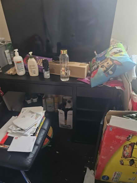 Photo of free Study desk with lots of storage (N16 Stoke Newington) #1