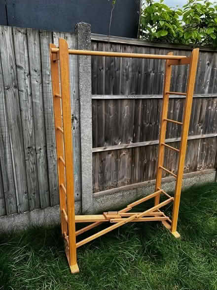 Photo of free Hanging Clothes rack (Leytonstone E11) #2