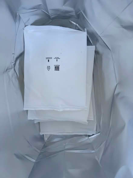 Photo of free 4x medium ice packs (KT3 New Malden) #1