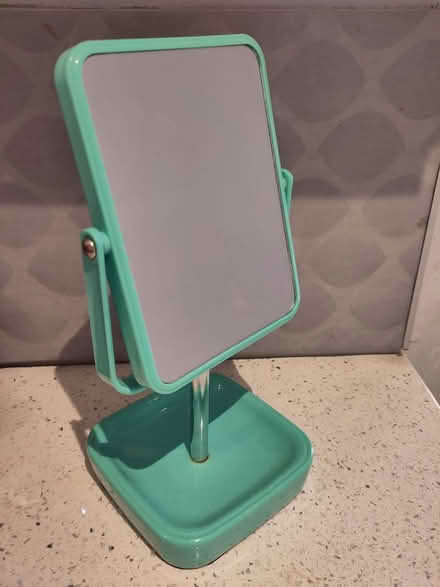 Photo of free Small reversible bathroom mirror (L1 Liverpool City Centre) #1