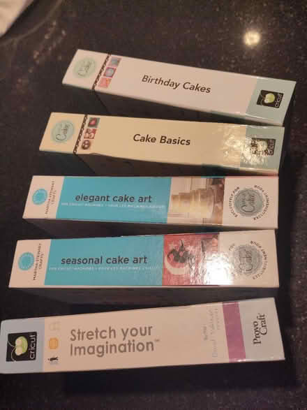 Photo of free Cricut Cartridges: Cake Decor (Little Kingshill HP16) #2