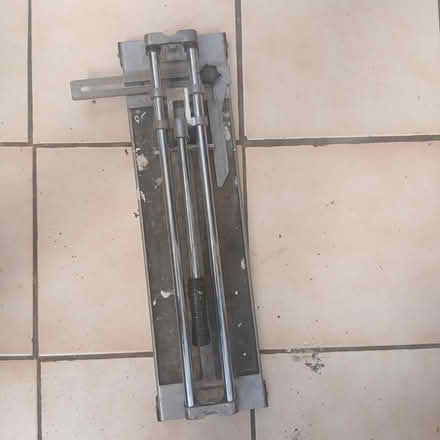 Photo of free Manual tile cutter (Rm1 4sh) #1