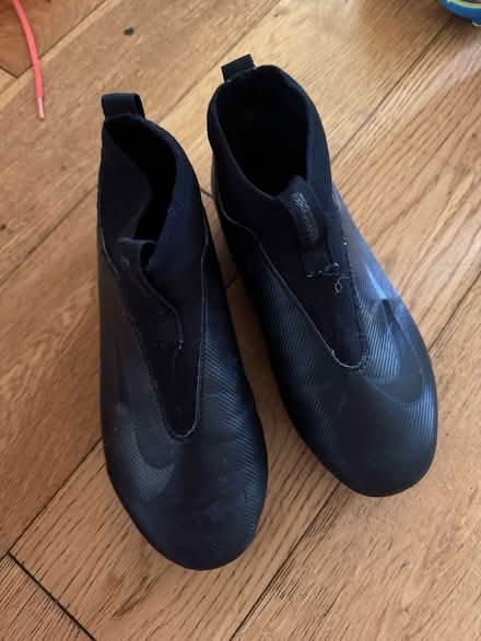 Photo of free Black football boots (ME10) #1