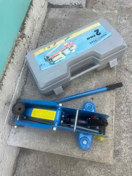 Photo of free 2 ton car jack (phibsborough Dublin 7) #3