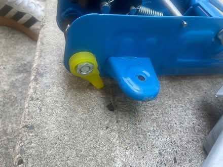 Photo of free 2 ton car jack (phibsborough Dublin 7) #4