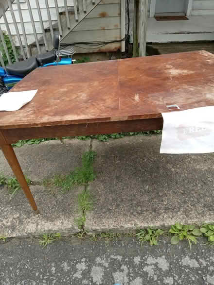 Photo of free Table (Fairmont) #1