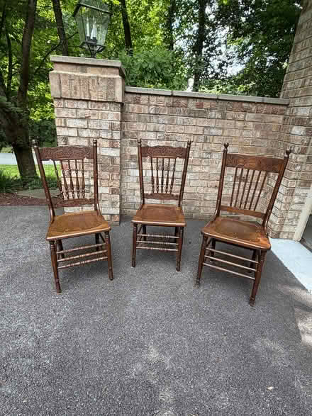 Photo of free 5 dining chairs (Crownsville, MD) #1