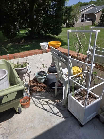 Photo of free Miscellaneous pots (Orlando/Williamsburg) #1