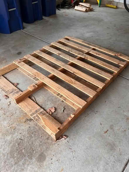 Photo of free Wooden pallet (Fort Sheridan) #1