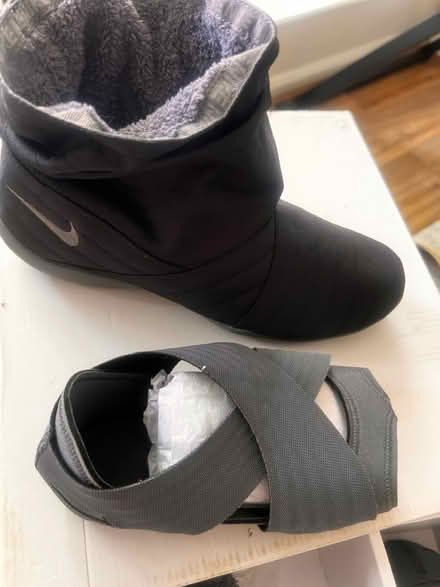 Photo of free Nike trainer brand new (Chelsea (SW10)) #1