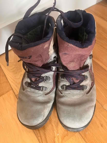 Photo of free Hiking boots - size uk 6.5 (Crouch End) #4