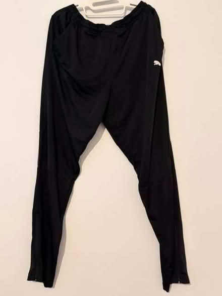Photo of free Men's Jumper, Shirt, t-shirt and tracksuit bottom (Ashburton SE25) #3