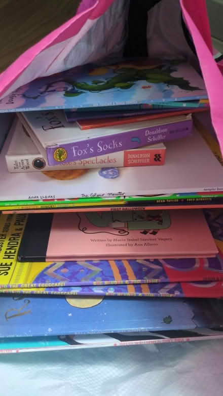 Photo of free Younger kids books (M41) #1