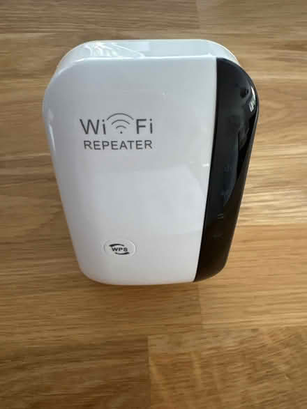 Photo of free WiFi repeater (Winnersh RG41) #1