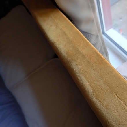 Photo of free King-size plush headboard gold (Addiscombe CR0) #3