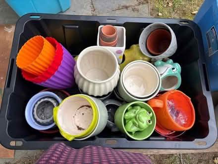Photo of free Tons of flower pots (Stevensville) #1