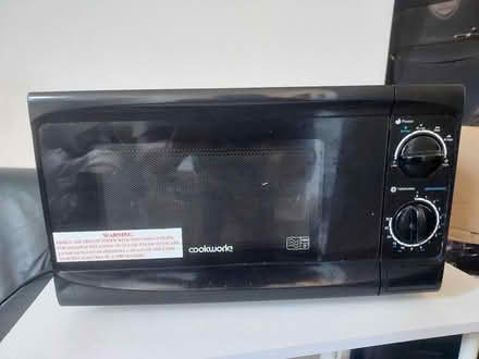 Photo of free Working Microwave (BD7) #4