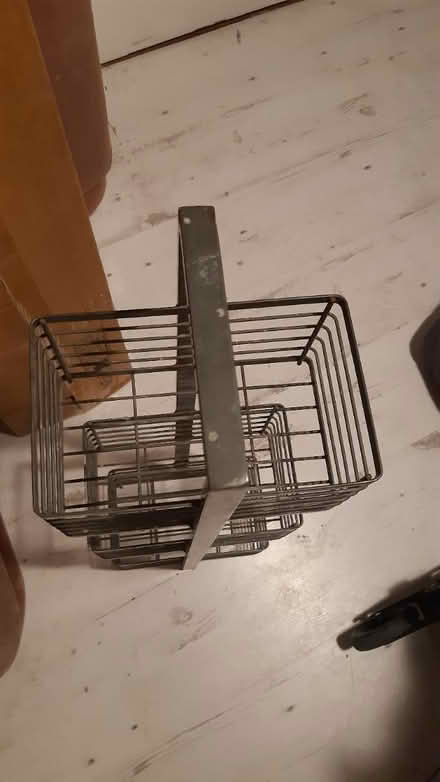 Photo of free Metal loo roll holder/toiletries (N7 9fn7) #2