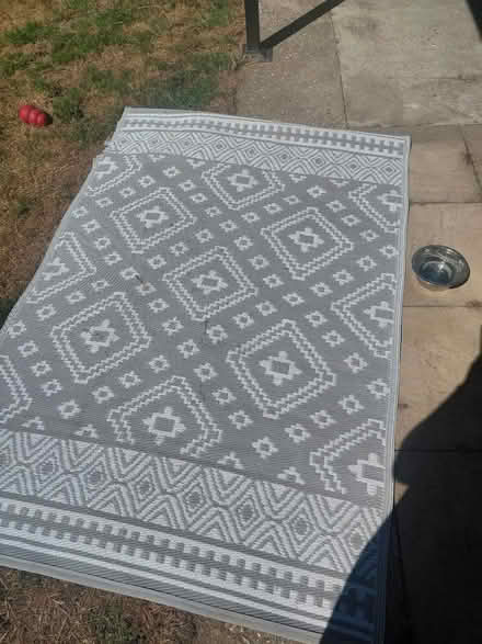 Photo of free Grey n white outdoor rug (Bognor Regis - PO22) #1