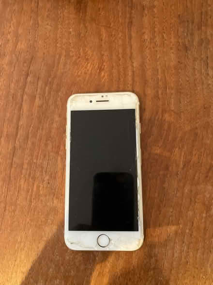Photo of free iPhone 7 just working (Greenwich/Blackheath SE10) #1
