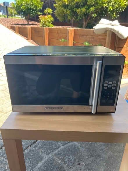 Photo of free Microwave oven (Aptos - Trout Gulch) #1