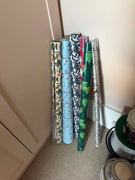 Photo of free Christmas wrapping paper (E9) #1