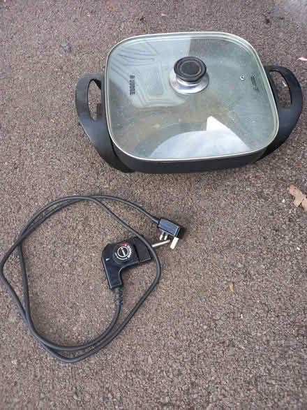 Photo of free Electric frying pan (Hucclecote) #1