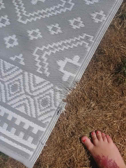 Photo of free Grey n white outdoor rug (Bognor Regis - PO22) #3