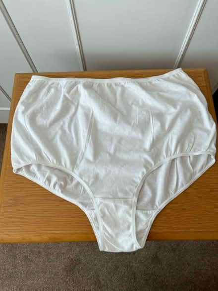 Photo of free 6 pairs ladies pants size 32-34 (Beckenham BR3) #3