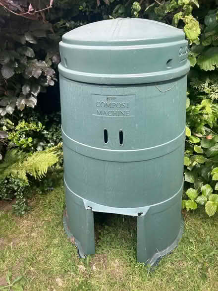 Photo of free compost bin (CH61) #1