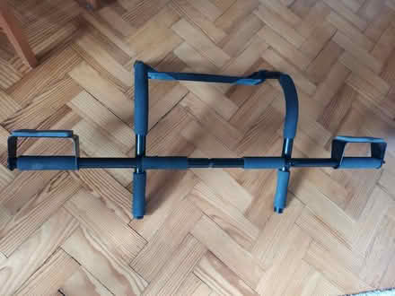 Photo of free Pull up bar/doorway (KT6 Surbiton) #1