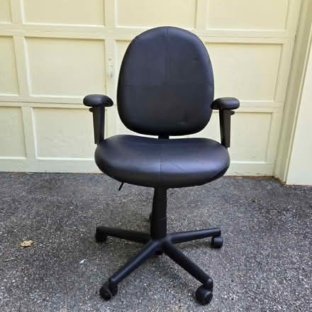 Photo of free Adjustable chair. No rips or tears (Groton/Ayer line of rt 111) #1