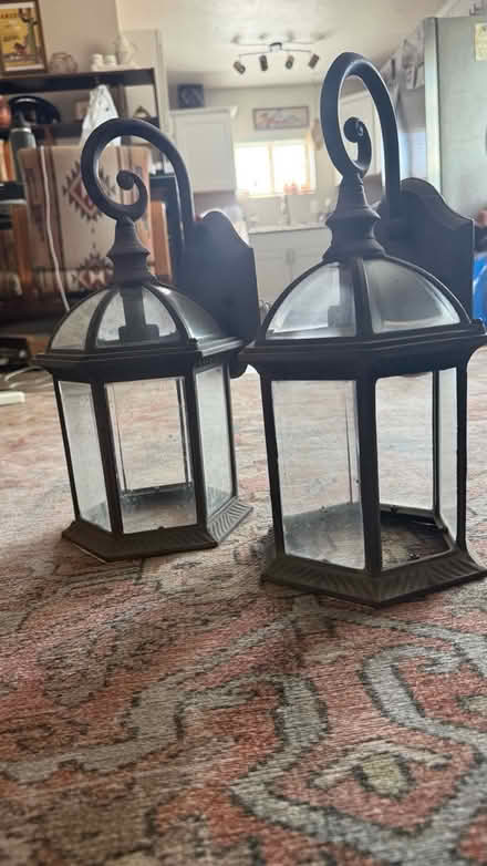 Photo of free Exterior Lights (Pima & Alvernon) #1