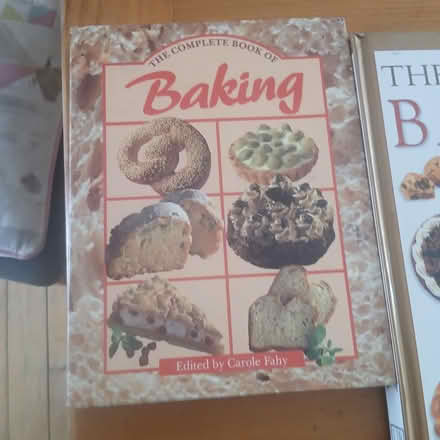 Photo of free Baking and cake decorating books (Rm1 4sh) #2