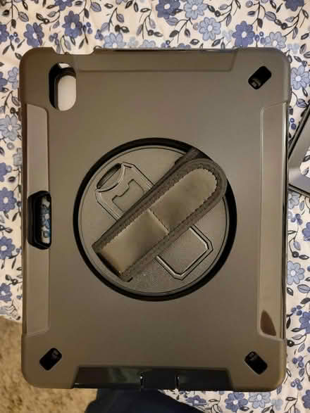 Photo of free iPad hard case (North Oakland) #2