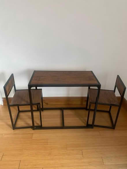 Photo of free Table and chair (SE20) #1