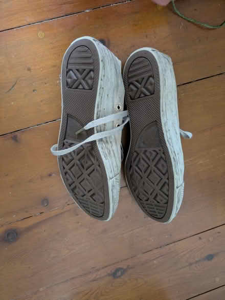 Photo of free trainers size 6.5 (Walthamstow) #3