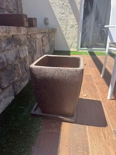 Photo of free Ceramic Planter w/drainage plate (Wolfe and Evelyn) #2