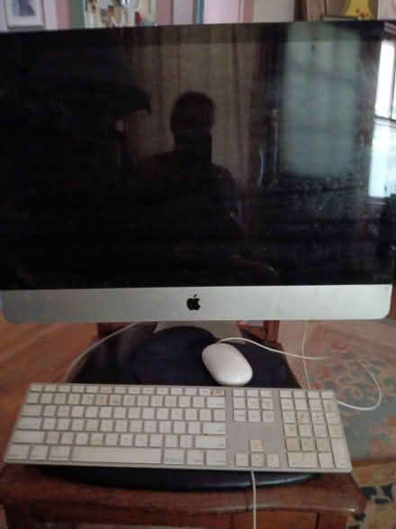 Photo of free 15 (?) yr old Mac desk top (Mt Rainier MD) #1