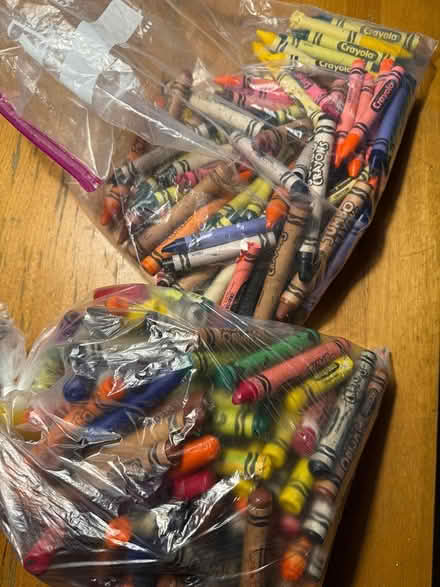 Photo of free Used crayons (10025) #1