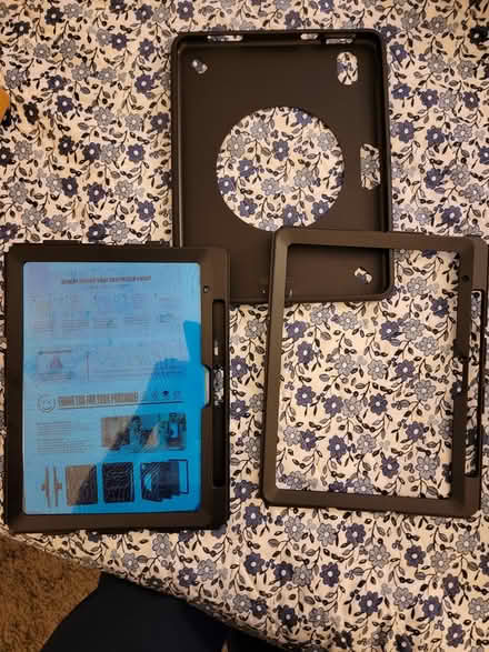 Photo of free iPad hard case (North Oakland) #1