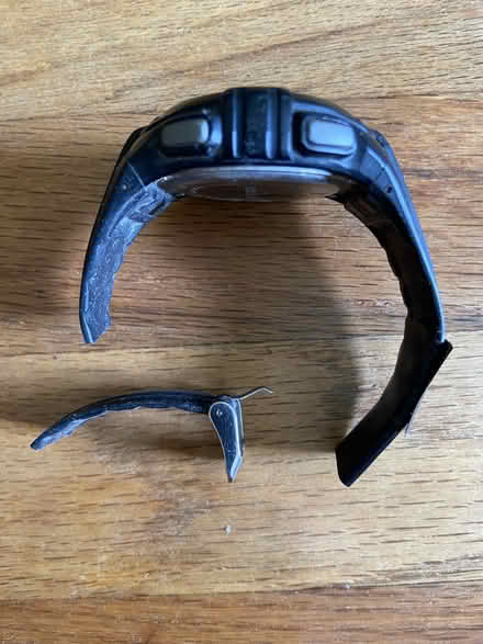 Photo of free Digital watch (works, broken band) (Ann Arbor Northwest Side) #2