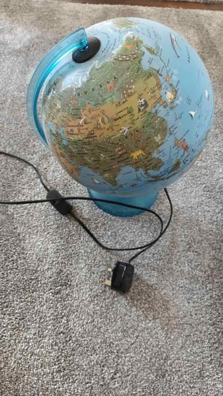 Photo of free Light up globe (CM23 5LN) #1