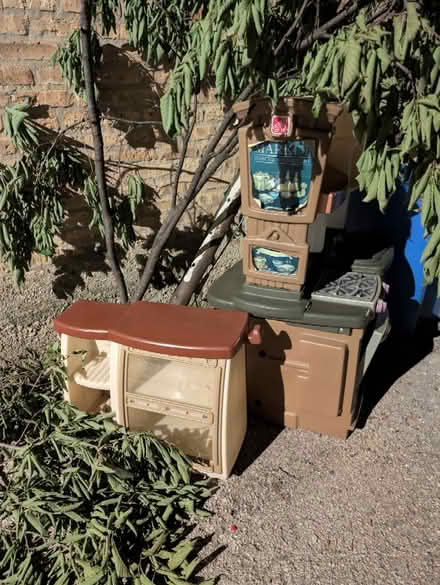 Photo of free Kid's kitchen play set (Wicker Park) #1
