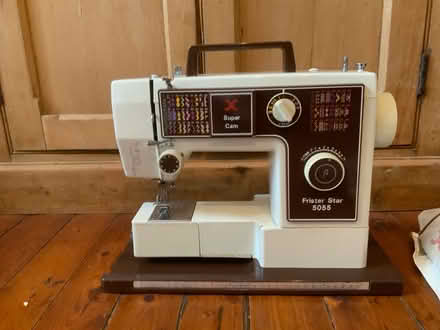 Photo of free Frister Star 5055 sewing machine. (Huby LS17) #2