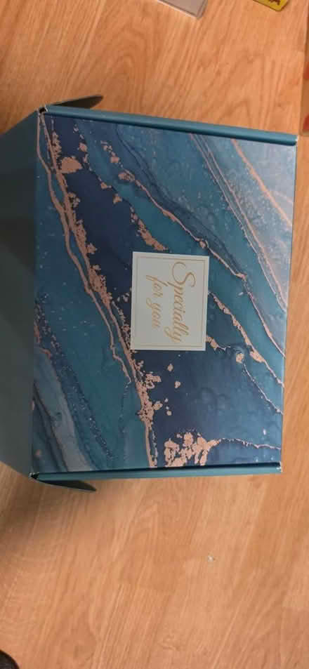 Photo of free Gift box (13 1/2 and Farmington) #1