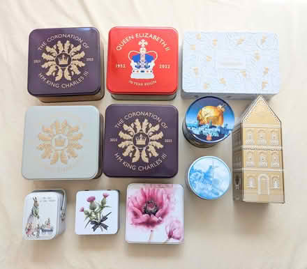 Photo of free Decorative tins (BD16) #1