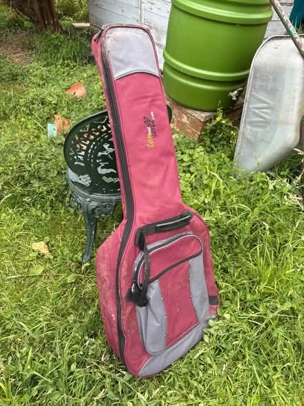 Photo of free Guitar case (Wells BA5) #1