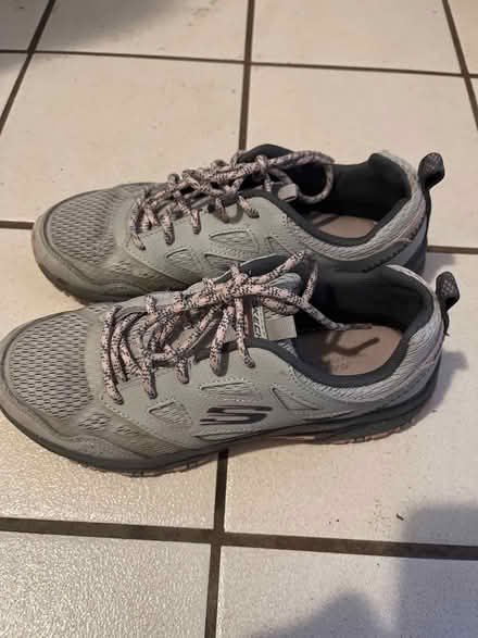Photo of free Women’s size 6 (Downers Grove) #1