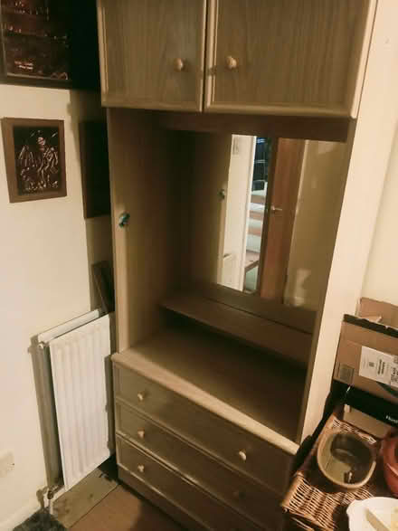 Photo of free Shelf with mirror (St.Ninjas FK70) #1